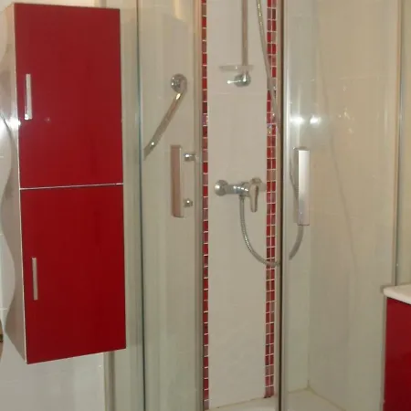 Apartment Mini-studio Climatise Proche Des Thermes De Balaruc-les-bains, Avec Wifi Et Parking - Fr-1-503-107 *